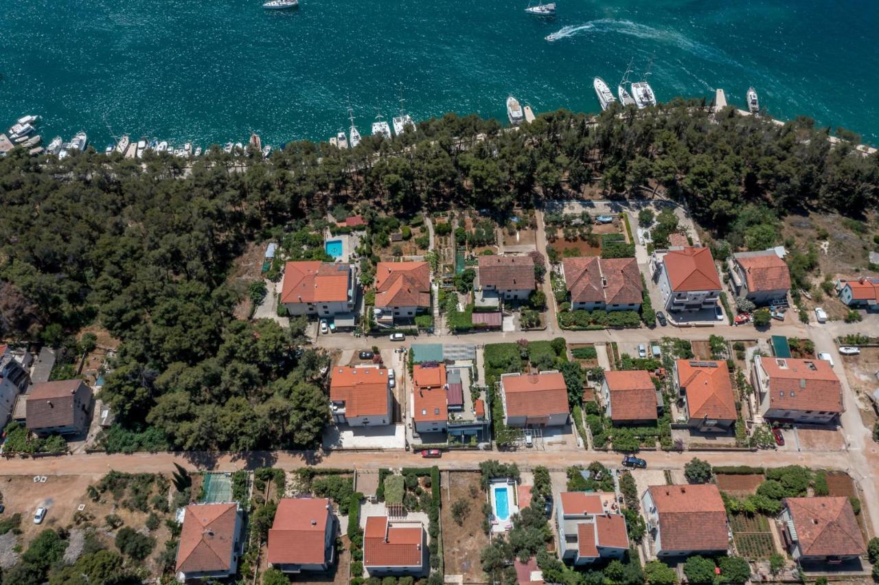 House Oliva With Private Pool And Large Garden Villa Stari Grad  Exterior foto