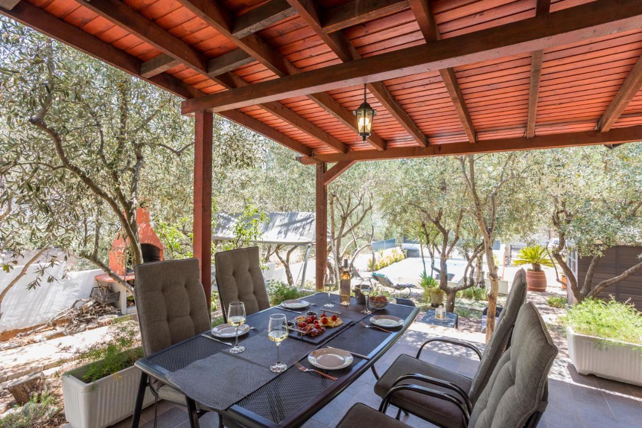 House Oliva With Private Pool And Large Garden Villa Stari Grad  Exterior foto